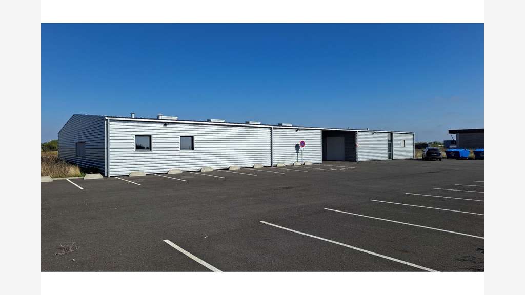 À vendre – Local d'activités de 1 000 m² à Issou