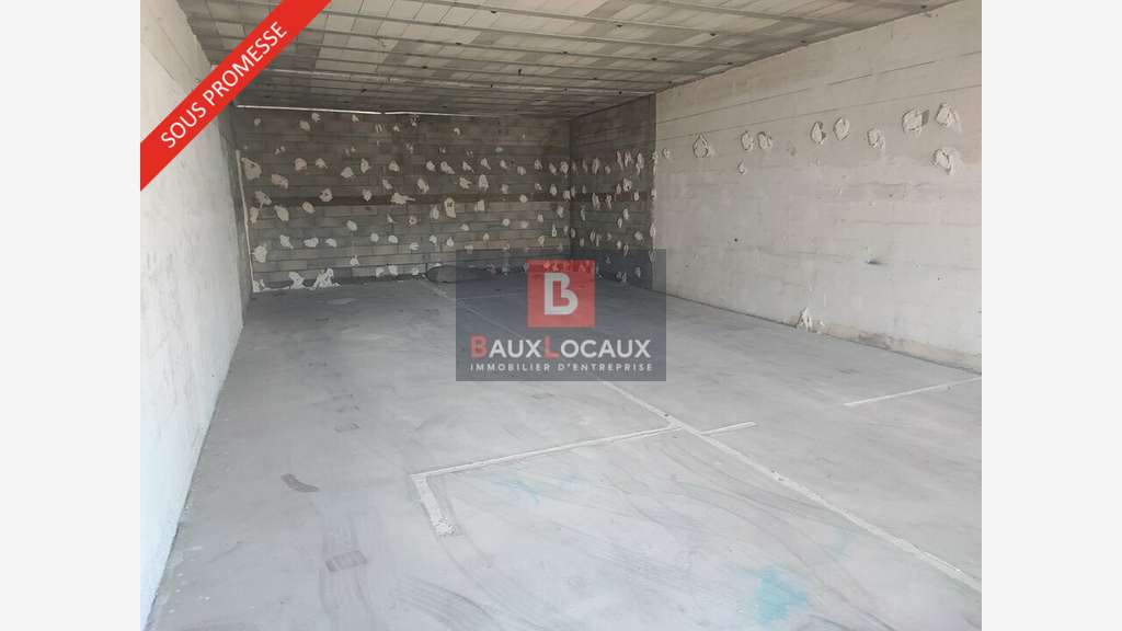 Vente entrepôt 92m² en ZI à Istres