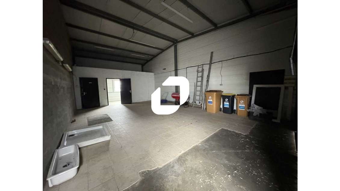 Vente Local d'activité 1380m² Izon