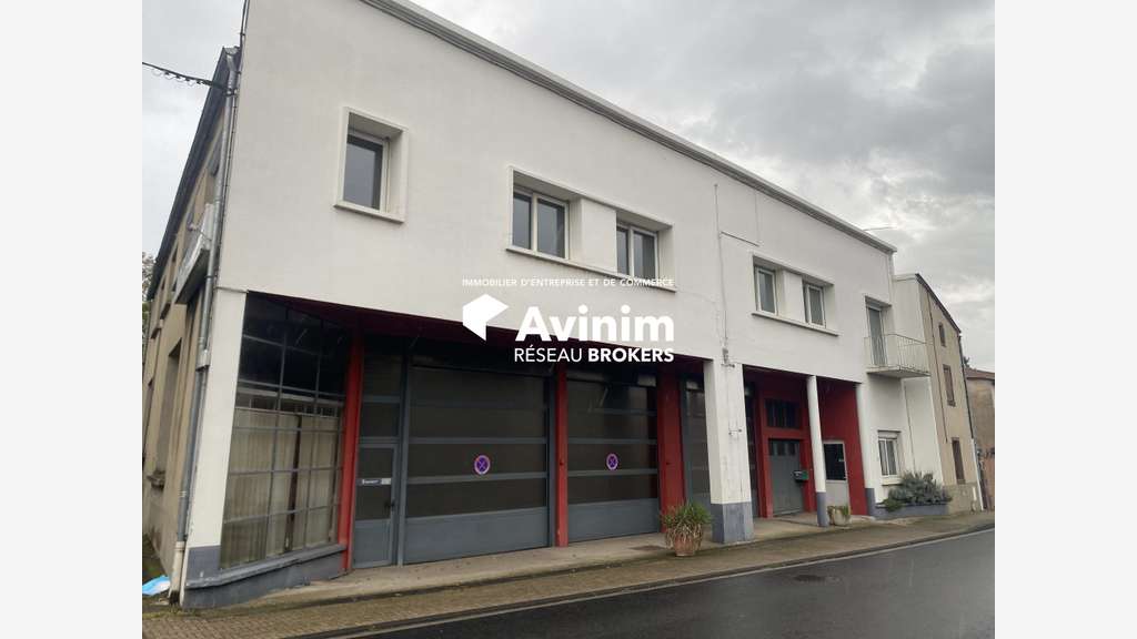 Bâtiment en très bon état à vendre à Joze