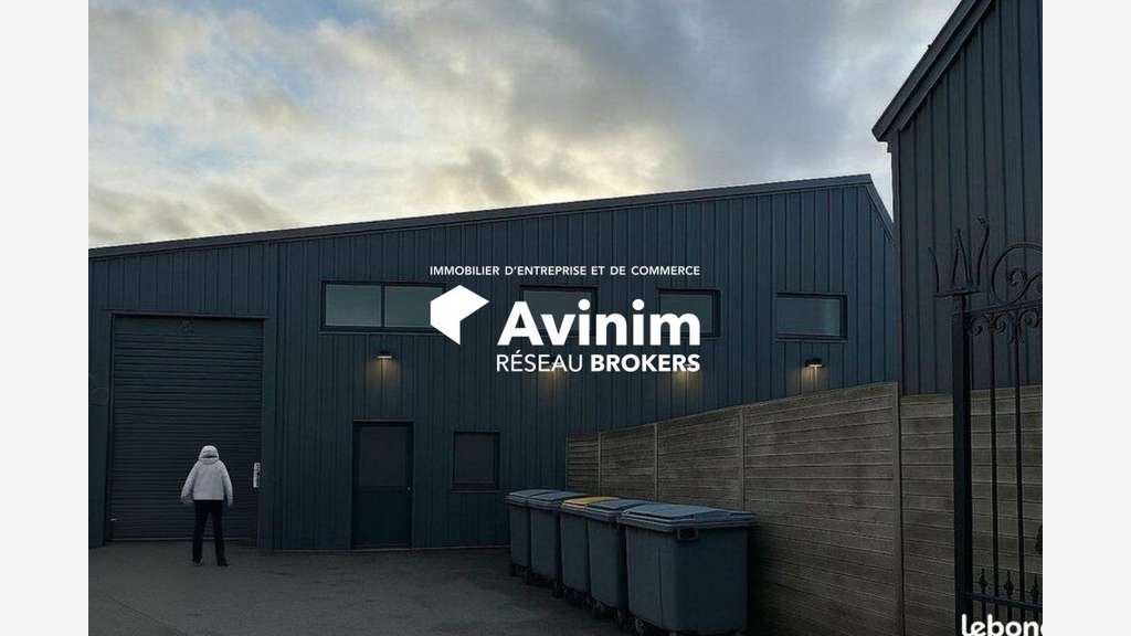 Bâtiment indépendant 870m² à vendre à Juilly