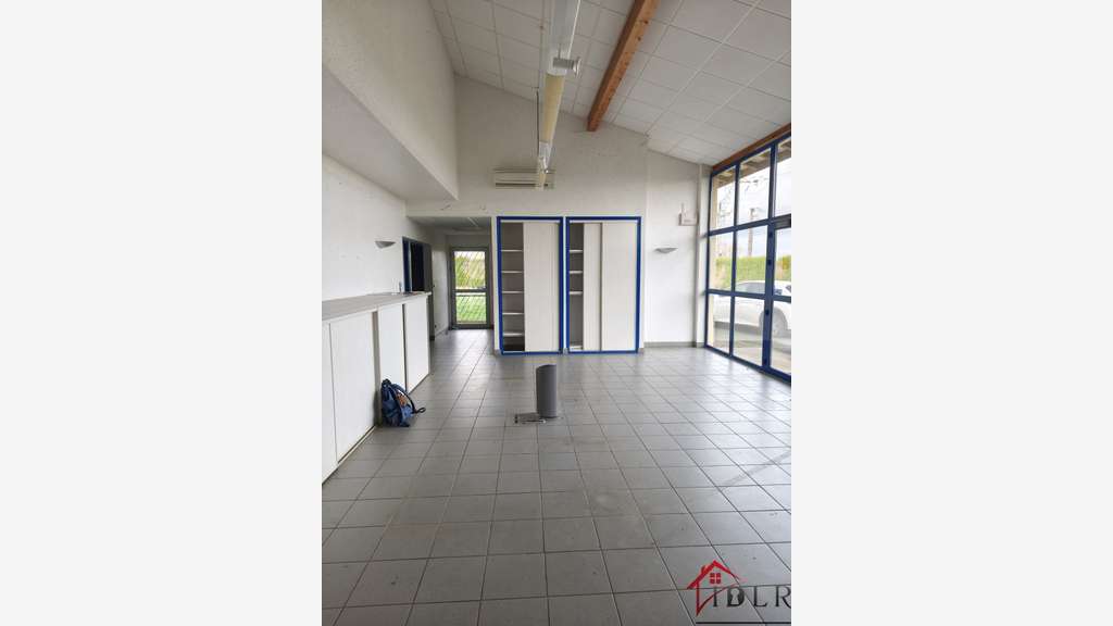 Vente local commercial 187m² sur 1036m² à Jussey