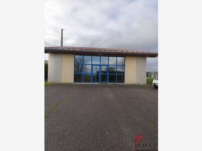 Vente local commercial 187m² sur 1036m² à Jussey