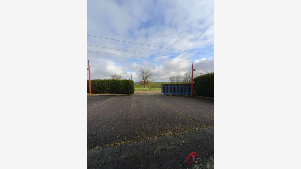 Vente local commercial 187m² sur 1036m² à Jussey