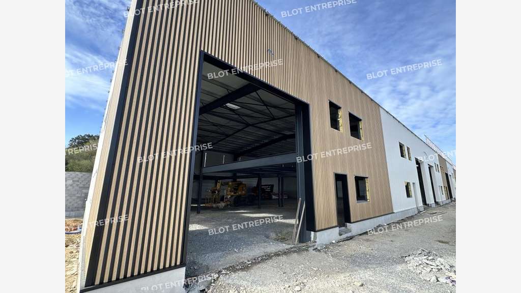 A vendre bâtiment d'activités 428m² à Kervignac