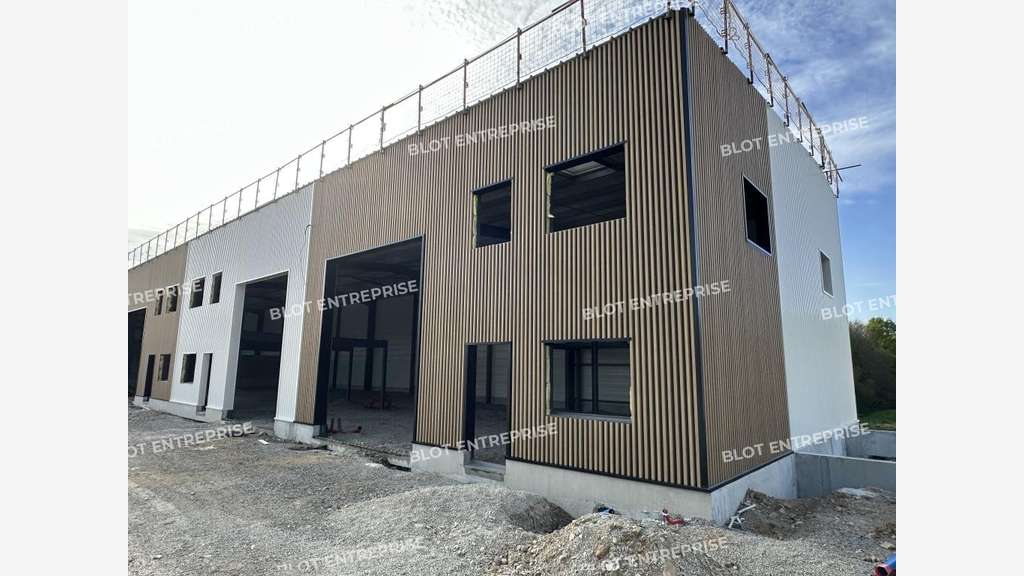 A vendre bâtiment d'activités 353m² à Kervignac