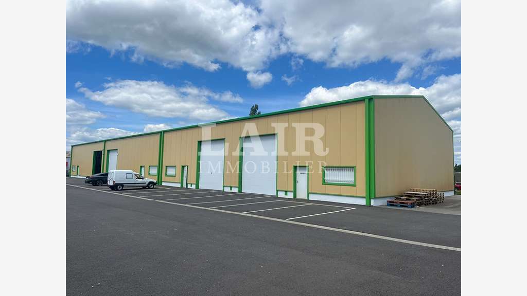 AV ensemble immobilier 4 cellules 1000m² L' Aigle