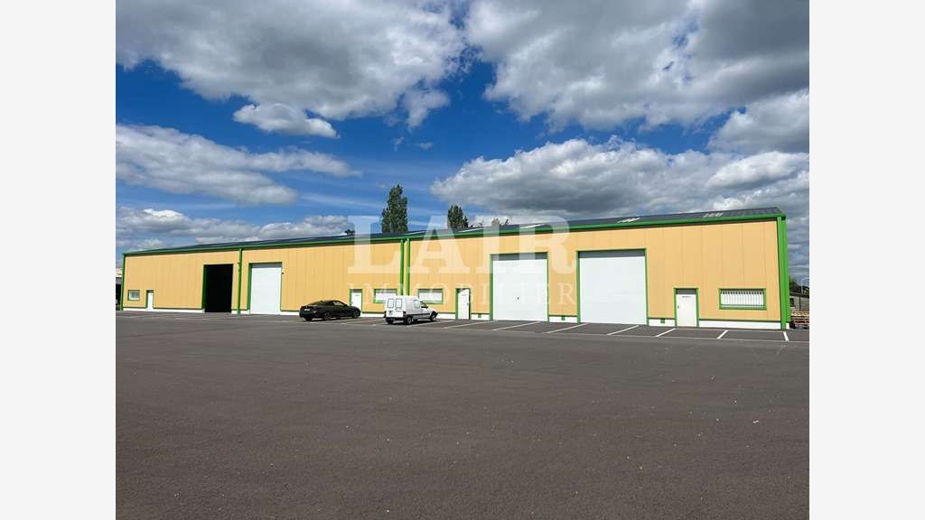 AV ensemble immobilier 4 cellules 1000m² L' Aigle