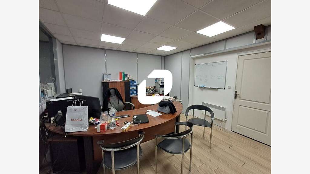 Vente Local d'activité 190m² L'hay les roses