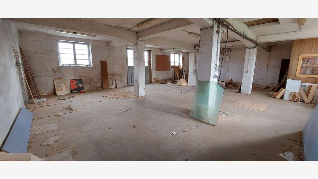 Local entrepôt à vendre à l'Hermenault (85) en Ve
