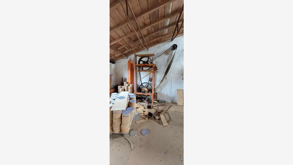 Local entrepôt à vendre à l'Hermenault (85) en Ve
