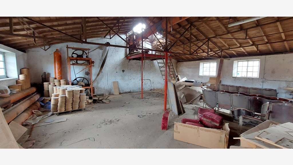 Local entrepôt à vendre à l'Hermenault (85) en Ve