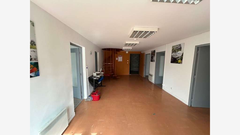 Vente local activités-bureaux 700m² Châteaurenard