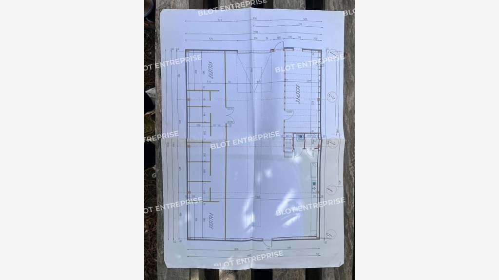 A VENDRE EN EXCLUSIVITE - LOCAL D'ACTIVITES -