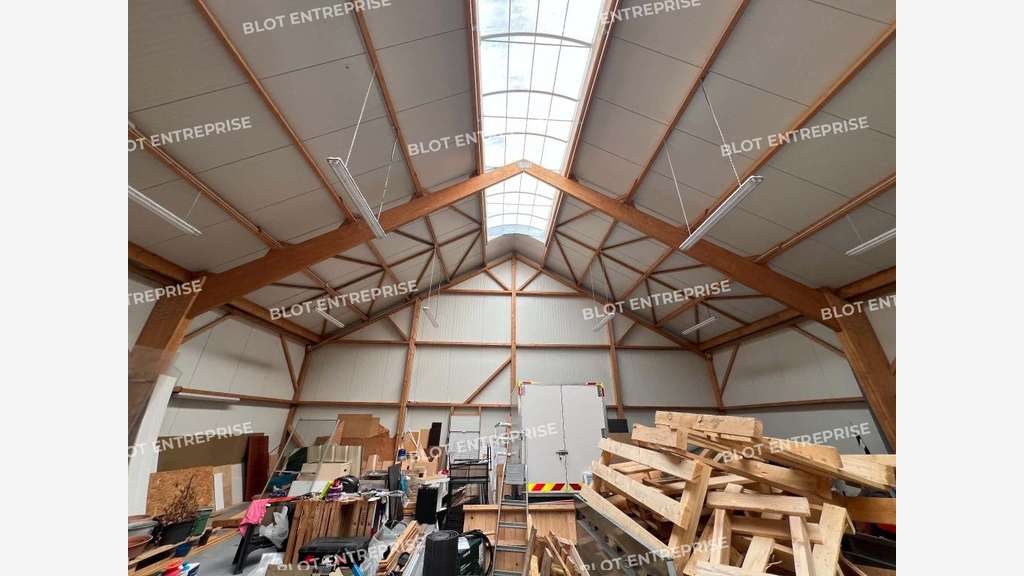 A VENDRE EN EXCLUSIVITE - LOCAL D'ACTIVITES -