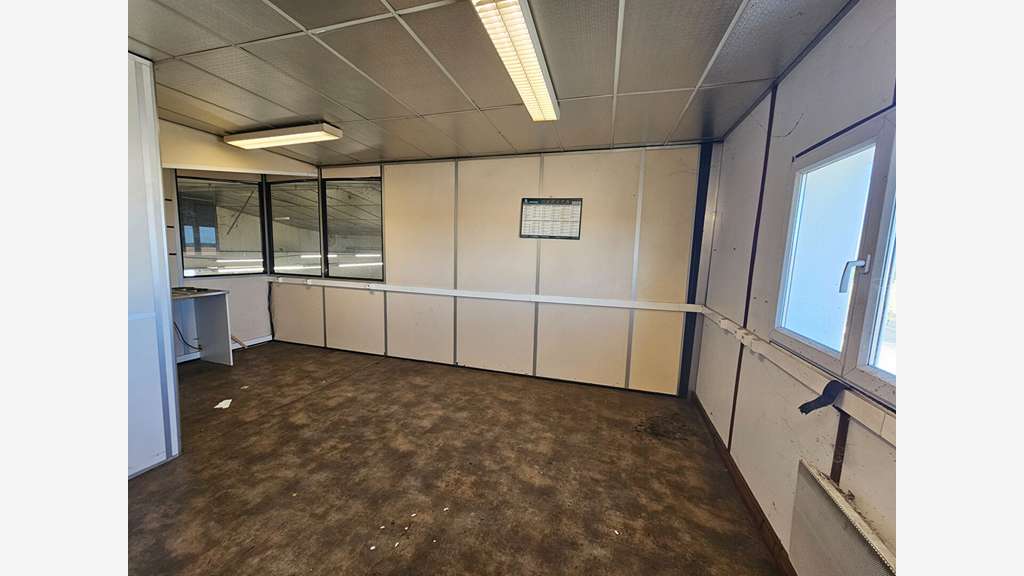 A vendre local d'activité 454m² La Chapelle Heulin