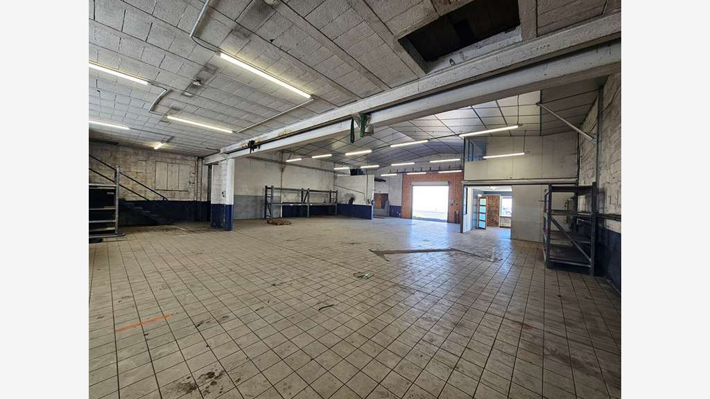 A vendre local d'activité 454m² La Chapelle Heulin