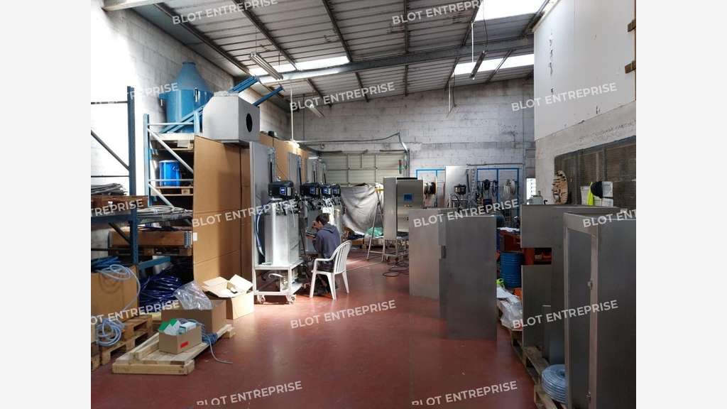 À VENDRE - LOCAUX D'ACTIVITÉS - 511 M² - LA CH