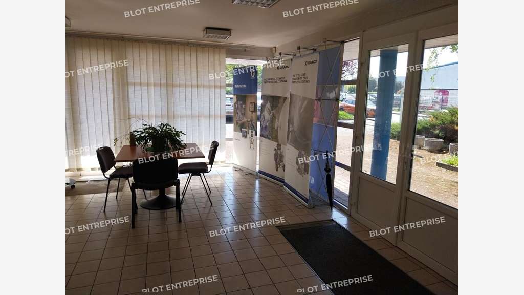 À VENDRE - LOCAUX D'ACTIVITÉS - 511 M² - LA CH