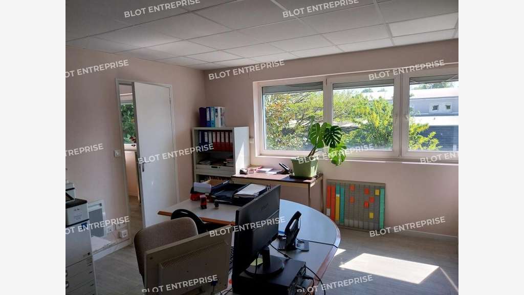 À VENDRE - LOCAUX D'ACTIVITÉS - 511 M² - LA CH
