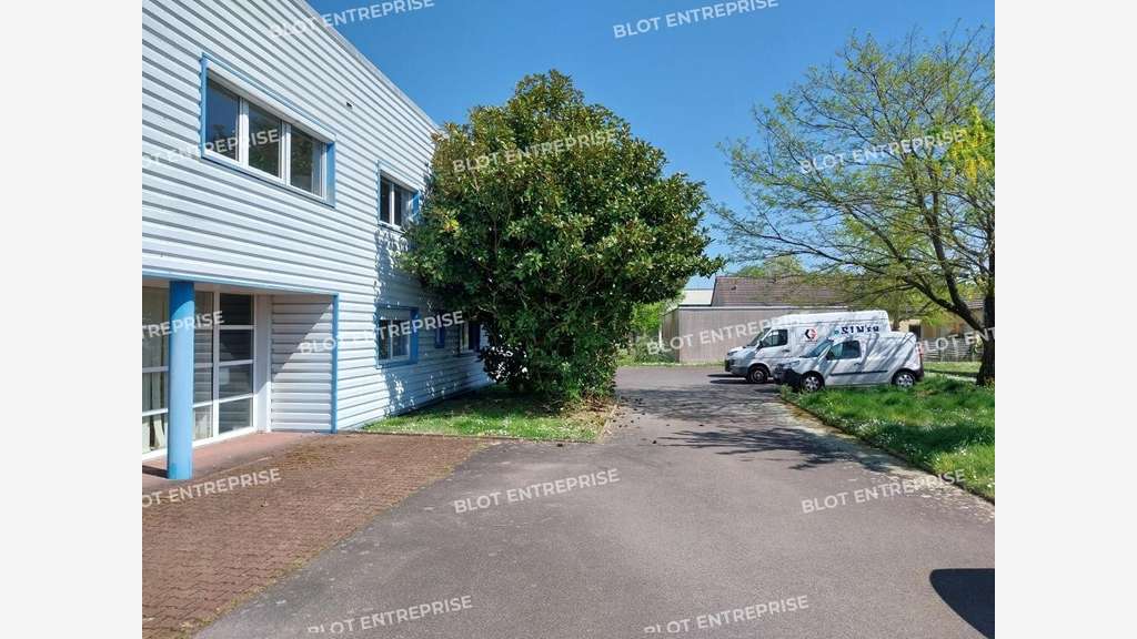 À VENDRE - LOCAUX D'ACTIVITÉS - 511 M² - LA CH