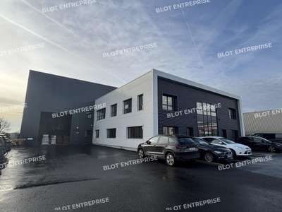 Locaux d'activités récents 1553m² à La Chevrolière
