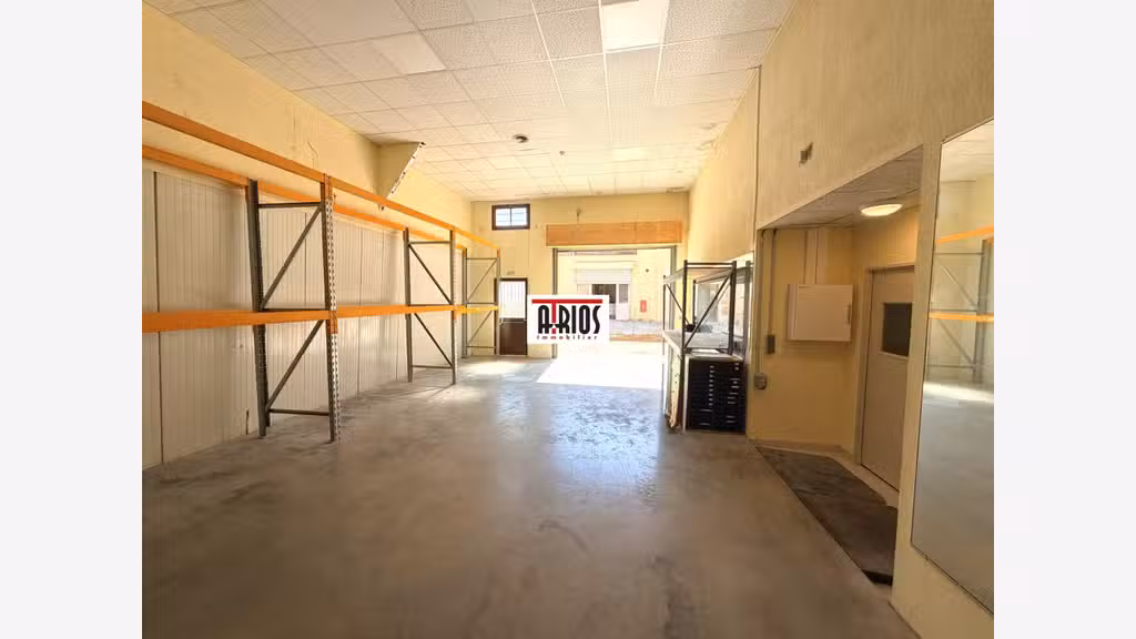 Vente entrepôt bureaux ou habitation 670m² la Crau