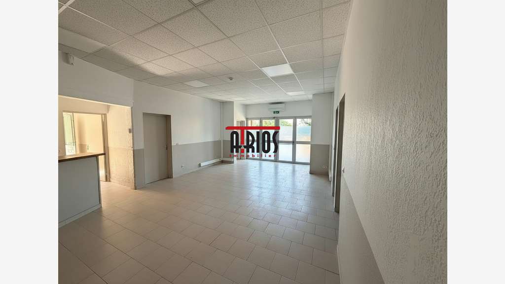 Vente entrepôt bureaux ou habitation 670m² la Crau