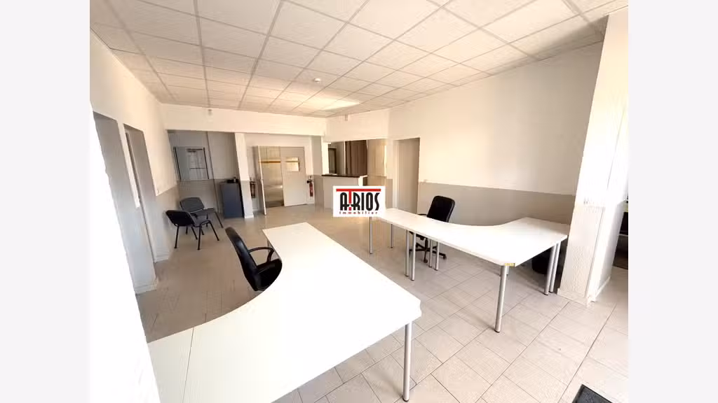 Vente entrepôt bureaux ou habitation 670m² la Crau