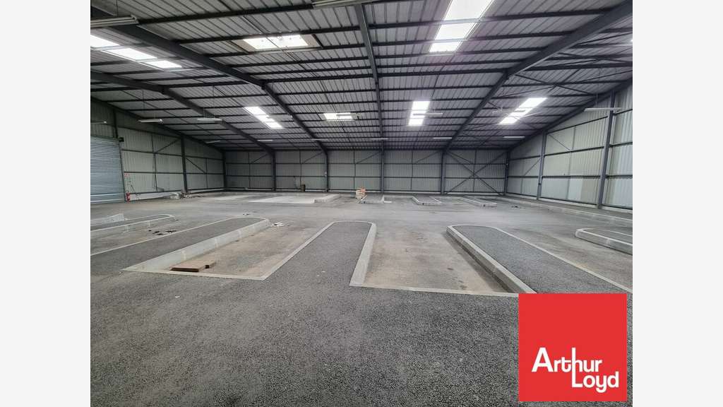 A vendre local d'activité à La Crèche A10/A83