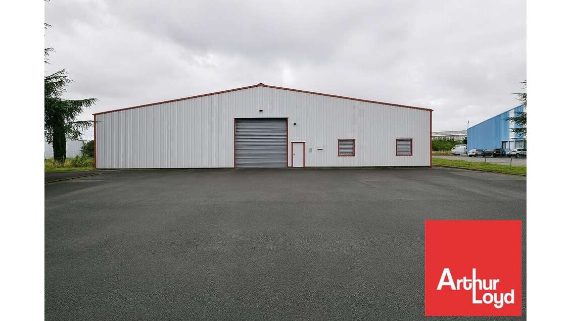A vendre local d'activité à La Crèche A10/A83