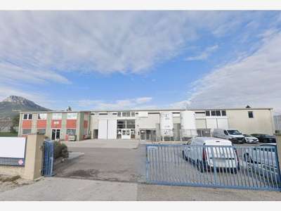 A vendre local 1400m² terrain 3000m² à La Farlède
