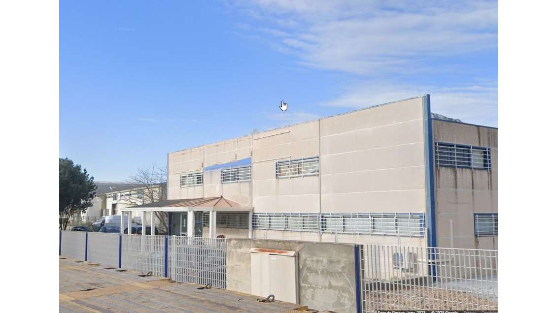 A vendre local 1900m² terrain 2250m² à La Farlède