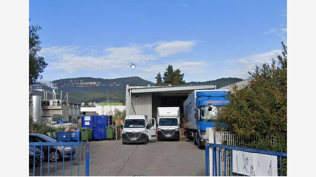 A vendre local 1900m² terrain 2250m² à La Farlède