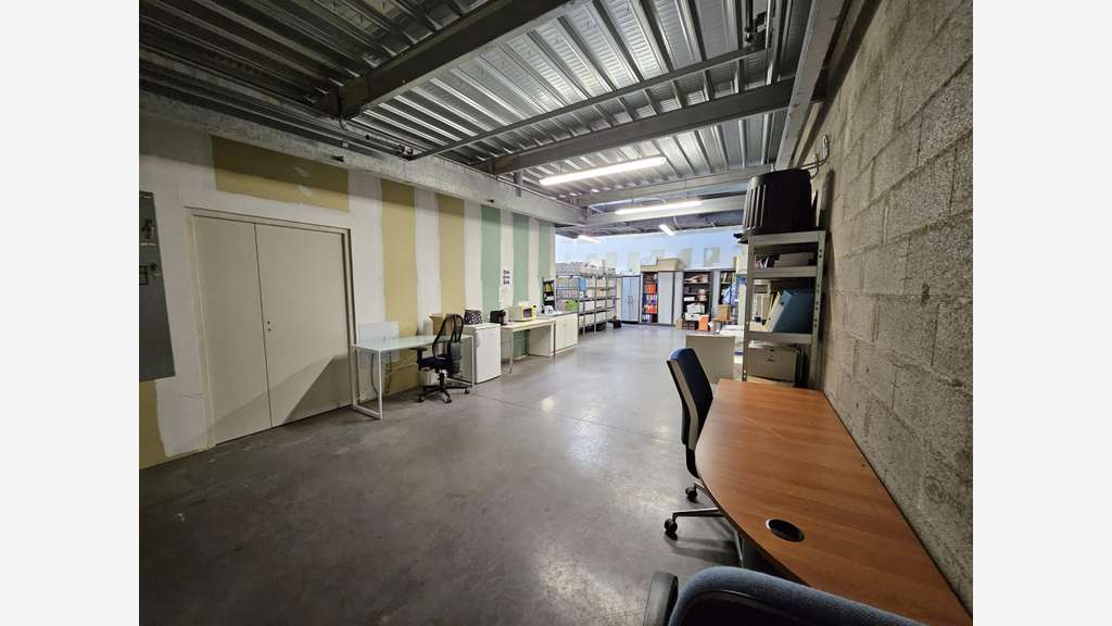 Vente local d'activité de 290m² en za à la Farlède