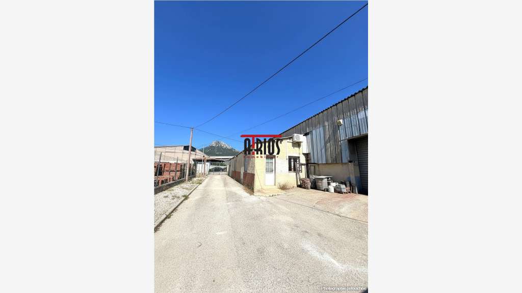 Vente local d'activité 567.57m² en ZI la Farlède
