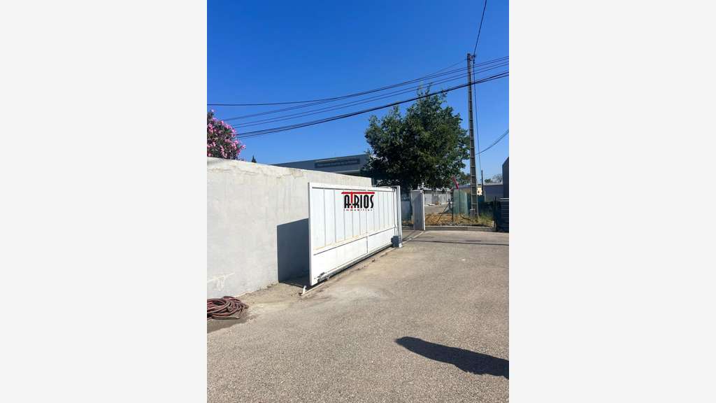 Vente local d'activité 567.57m² en ZI la Farlède