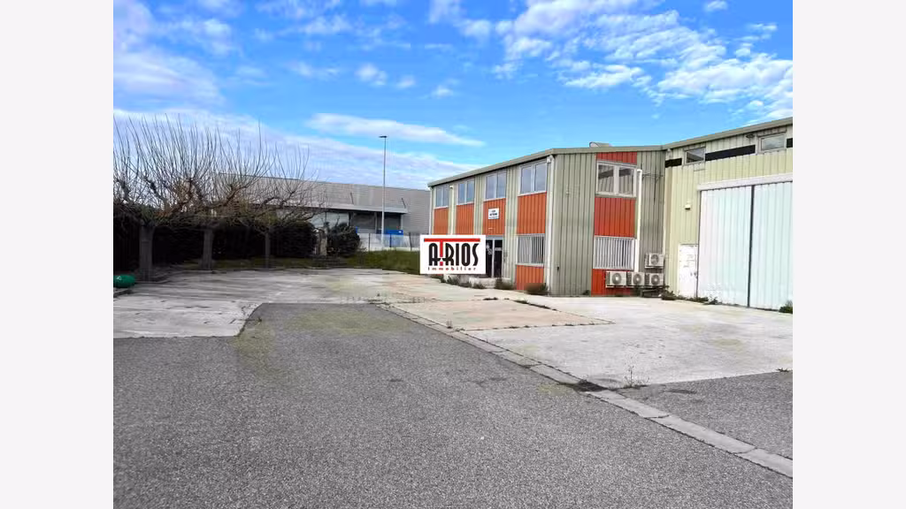 Vente local d'activité de 1710m² en ZI la Farlède