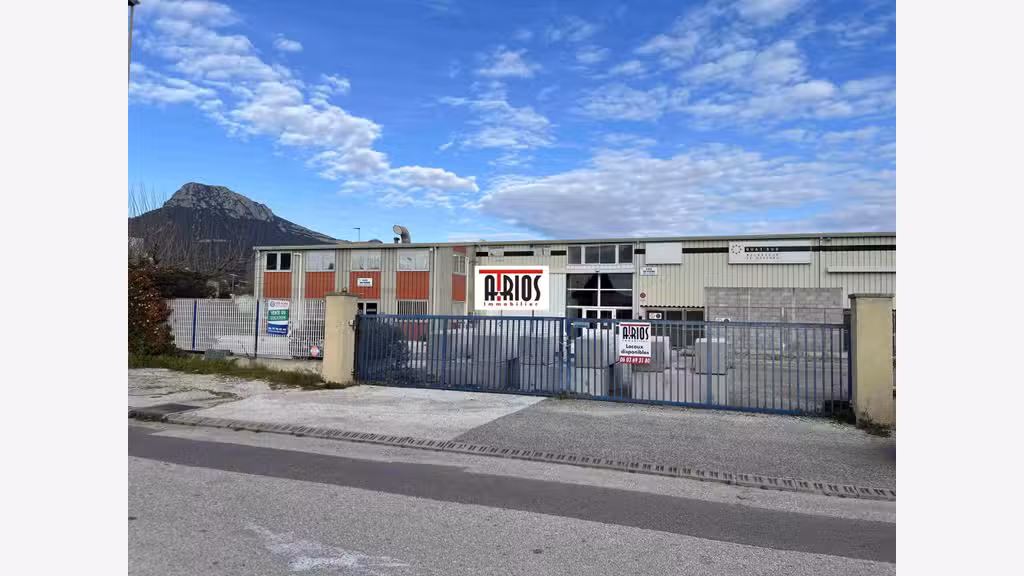 Vente local d'activité de 1710m² en ZI la Farlède