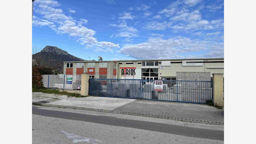 LOCAL D'ACTIVITÉ DE 1710 m²