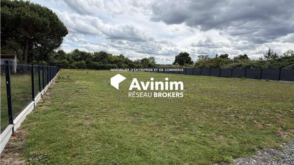 Entrepôt / Local d'activités de 765 m2 dans parc d