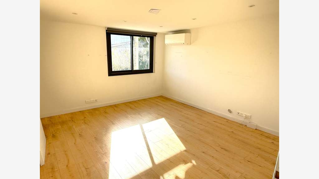 Vente local 285m² zone du Pouverel à La Garde