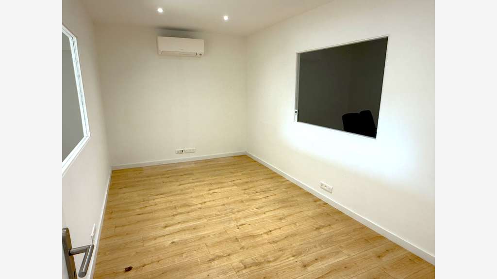 Vente local 285m² zone du Pouverel à La Garde