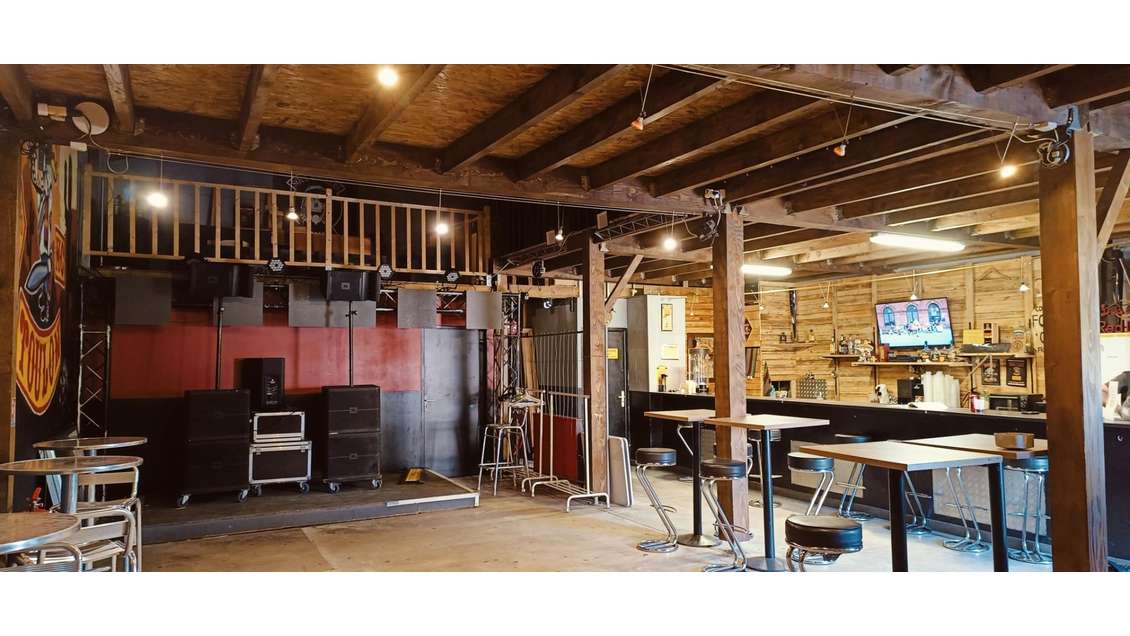 3 LOCAUX D'ACTIVITÉS SURFACE TOTALE 513 M²
