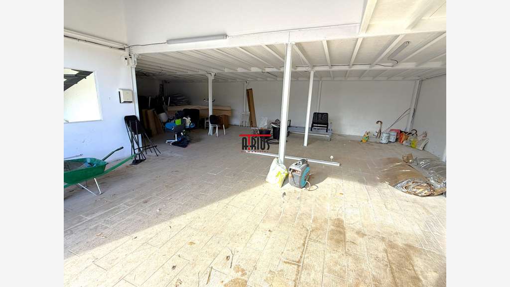 AV local d'activité 285m² zone Pouverel à la Garde