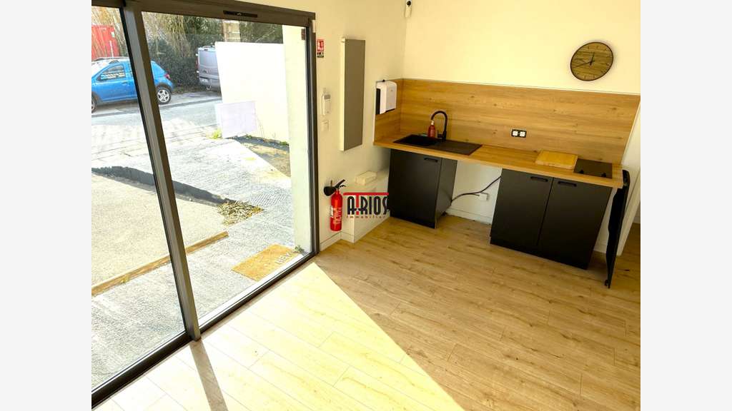 AV local d'activité 285m² zone Pouverel à la Garde