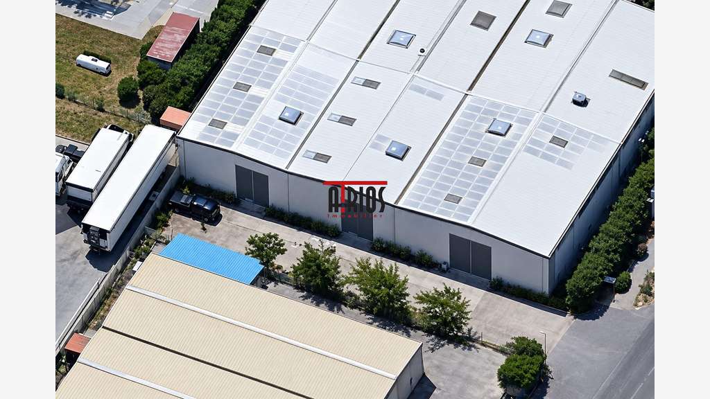 AV locaux d'activités 208, 150 et 155m² à la Garde