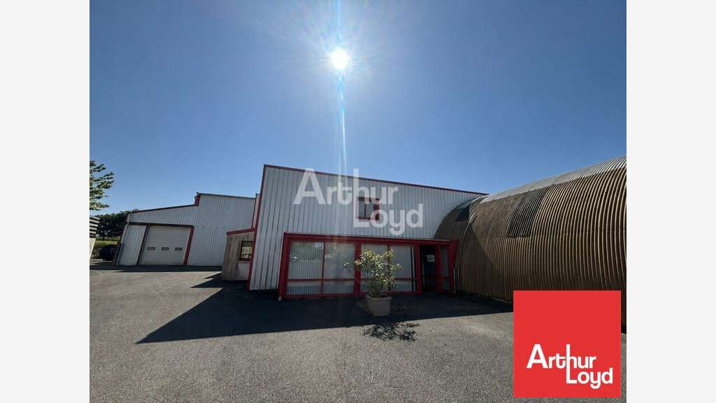 Local d'activité 2500m² à vendre à La Jaudonnière