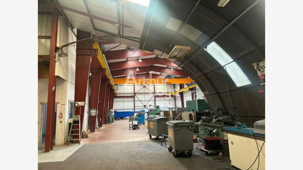 Local d'activité 2500m² à vendre à La Jaudonnière