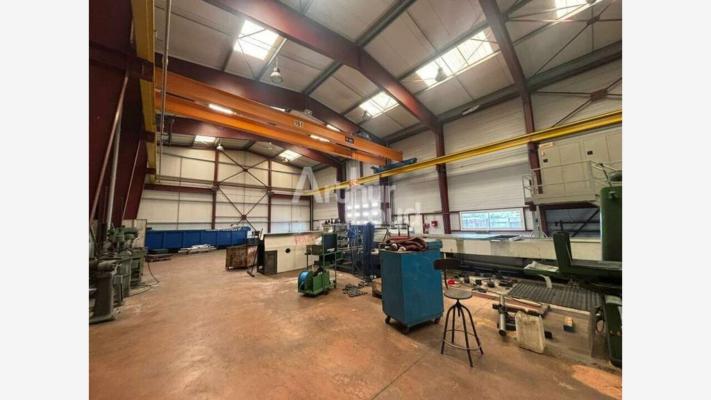 Local d'activité 2500m² à vendre à La Jaudonnière